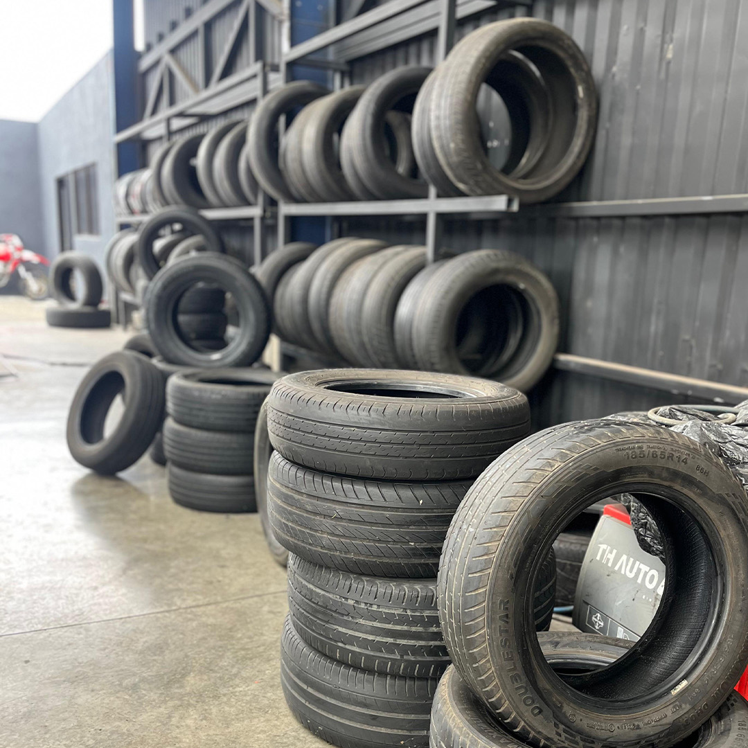 Inventario de llantas nuevas y usadas en Los Rodríguez